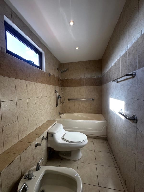 Apartamento en venta, El Robledal, Z.15 — Apartamento en Venta en El Robledal, Zona 15, Guatemala, Ciudad — foto 7 de 10