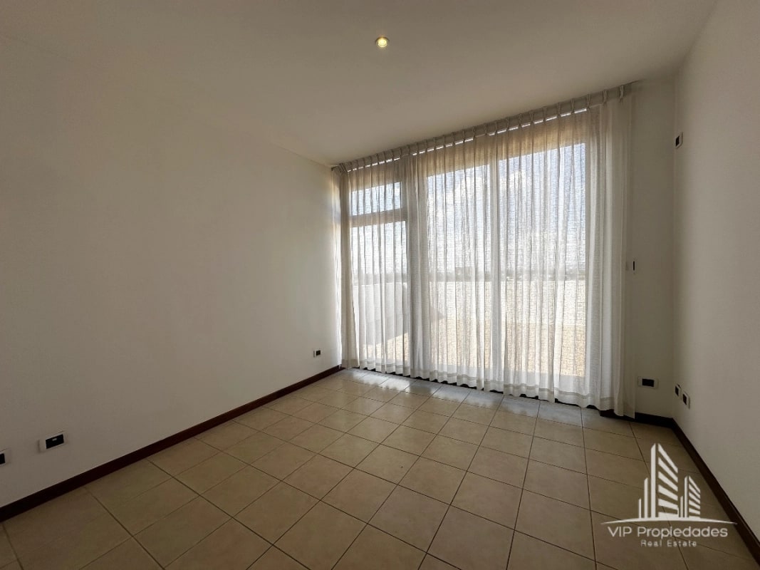 Zona 15, amplio apartamento en alquiler - 3