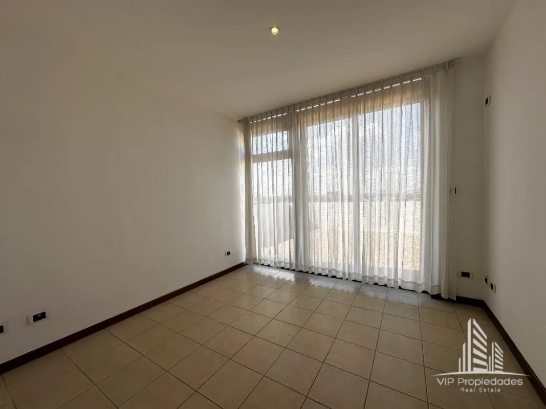 Zona 15, amplio apartamento en venta — Apartamento en Venta en El Robledal, Zona 15, Guatemala, Ciudad — foto 5 de 10