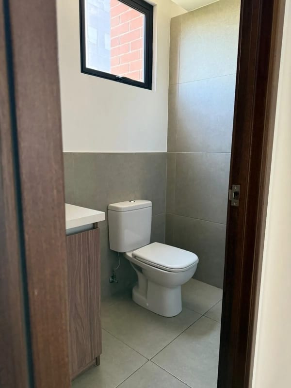 Vive cerca de todo en zona 10!!!! — Apartamento en Alquiler en Moretti, Zona 10, Guatemala, Ciudad — foto 8 de 10