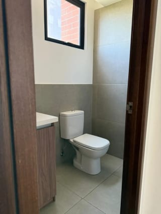 Vive cerca de todo en zona 10!!!! — Apartamento en Alquiler en Moretti, Zona 10, Guatemala, Ciudad — miniatura 8 de 10