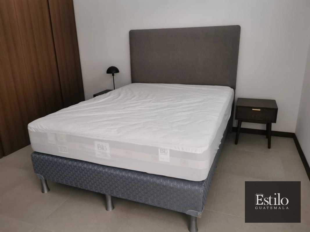 Apartamento Amueblado En Venta Zona 10 - 6