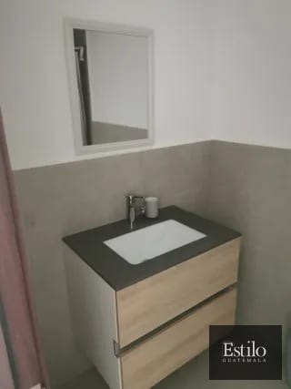 Apartamento Amueblado En Venta Zona 10 — Apartamento en Venta en Zona 10, Guatemala, Ciudad — miniatura 4 de 8