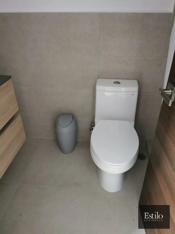 Apartamento Amueblado En Venta Zona 10 - 2