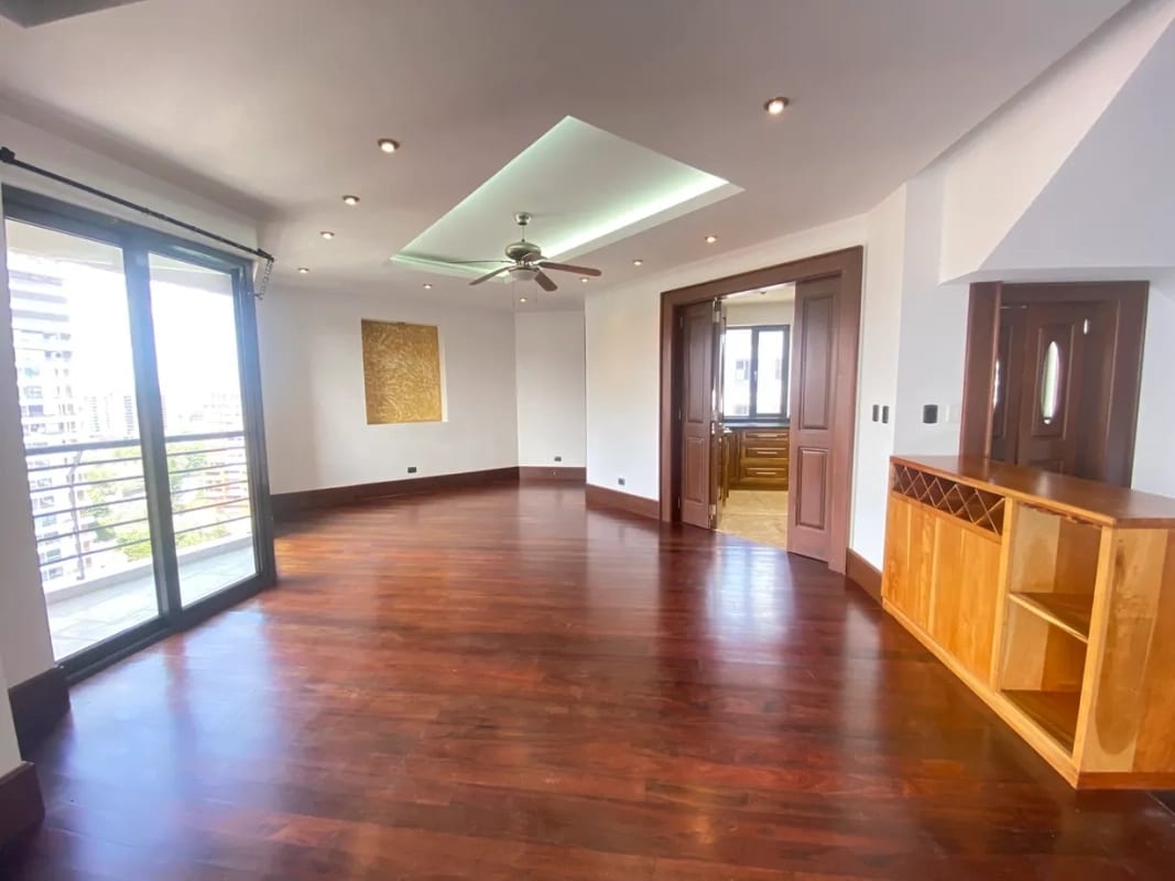 PENTHOUSE EN VENTA O RENTA EN ZONA 14 - 4 HABITACIONES — Apartamento en Alquiler en Zona 14, Guatemala, Ciudad — foto 8 de 8