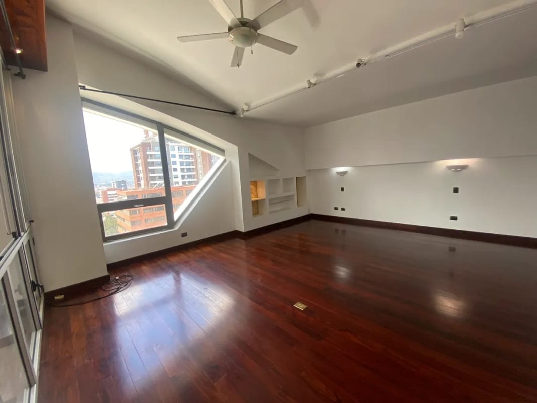 PENTHOUSE EN VENTA O RENTA EN ZONA 14 - 4 HABITACIONES — Apartamento en Alquiler en Zona 14, Guatemala, Ciudad — foto 2 de 8