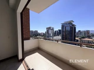 Apartamento nuevo y amplio en zona 10 — Apartamento en Venta en Zona 10, Guatemala, Ciudad — miniatura 1 de 11