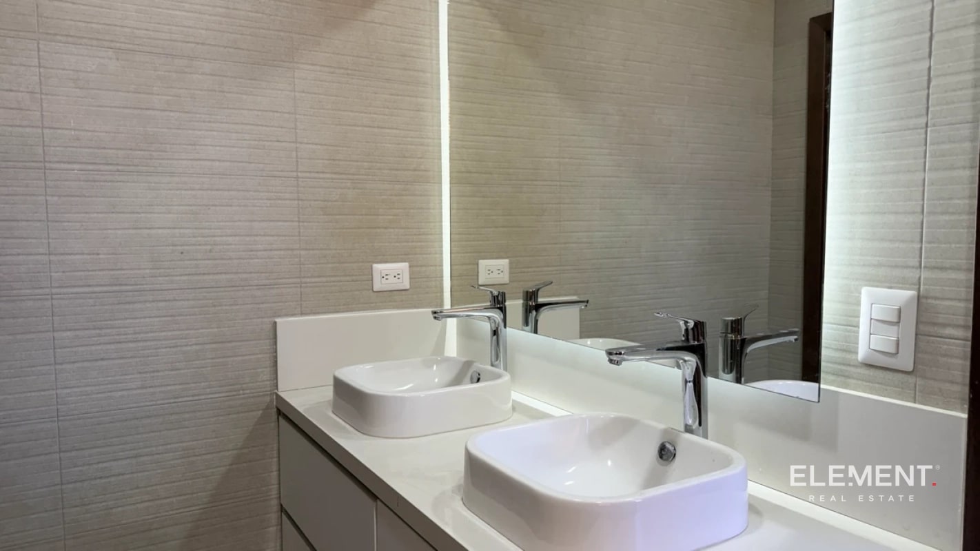 Apartamento nuevo y amplio en zona 10 - 8
