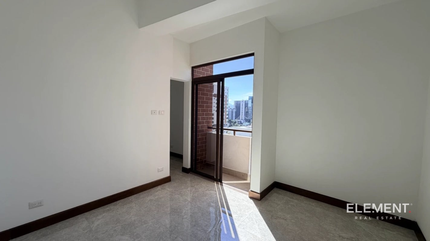 Apartamento nuevo y amplio en zona 10 - 5