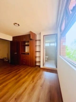 Zona 16 alquilo amplio apartamento cerca colegio Interamericano — Apartamento en Alquiler en Zona 16, Guatemala, Ciudad — miniatura 3 de 8