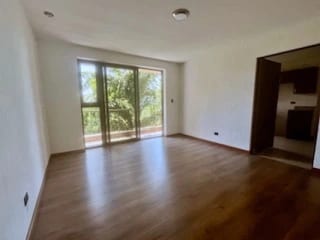 Zona 16 alquilo amplio apartamento cerca colegio Interamericano — Apartamento en Alquiler en Zona 16, Guatemala, Ciudad — miniatura 2 de 8