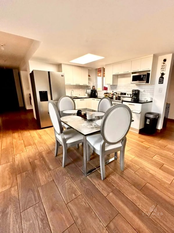 Zona 2 • Apartamento Amueblado en Renta • Edificio Roque - 1