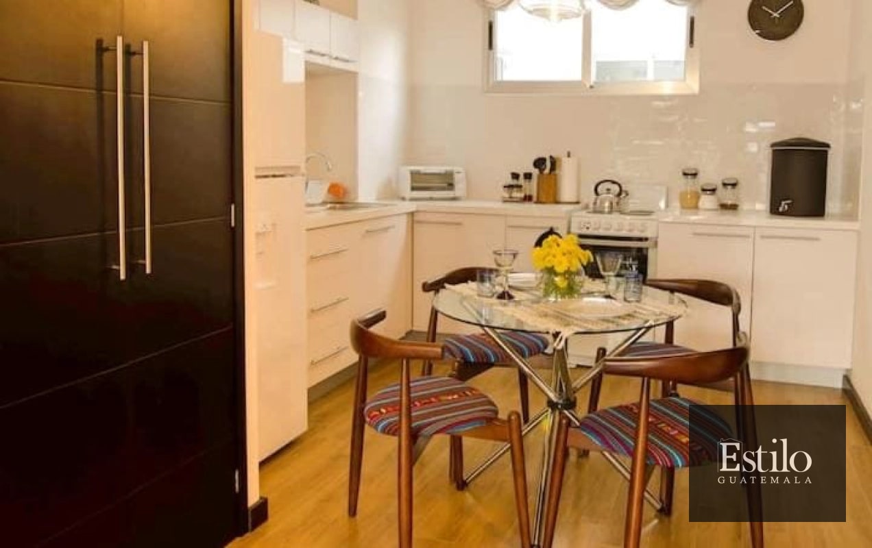 APARTAMENTO CON BALCÓN ZONA 4 - 4