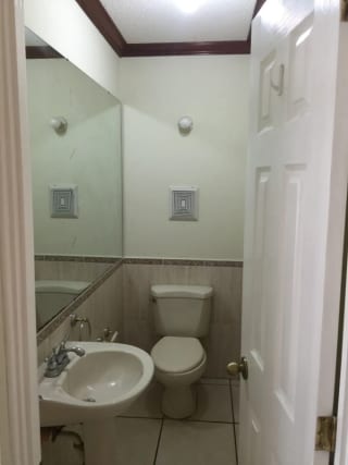 APARTAMENTO EN ALQUILER EN ZONA 16 VILLAS DE SAN ISIDRO — Apartamento en Alquiler en Zona 13, Guatemala, Ciudad — miniatura 2 de 14