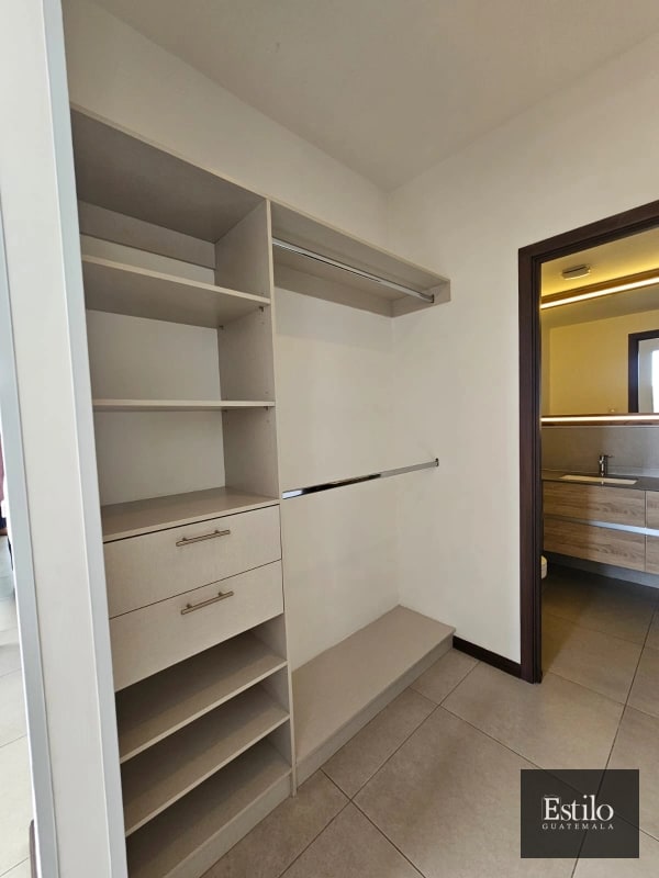 APARTAMENTO EN ALQUILER ZONA 10 - 6