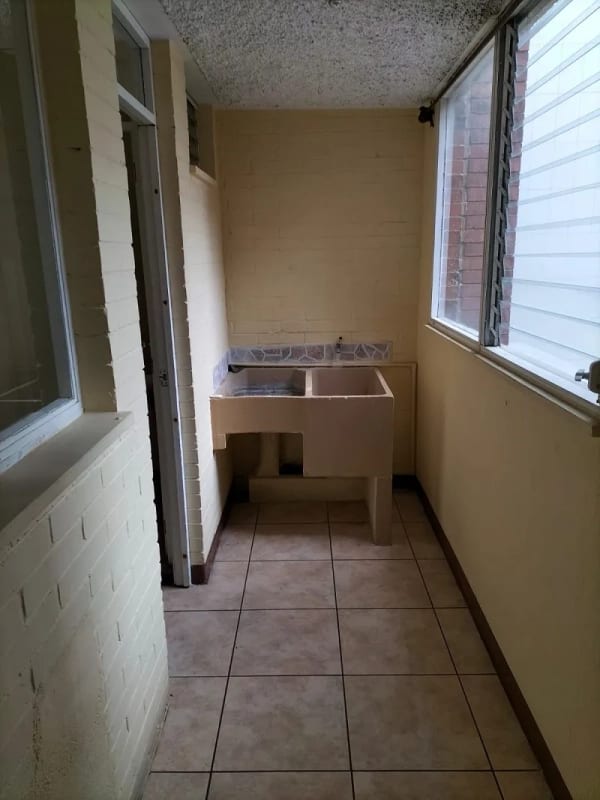 Alquiler de apartamento en zona 10 de 3 dormitorios — Apartamento en Alquiler en Zona 10, Guatemala, Ciudad — foto 2 de 11