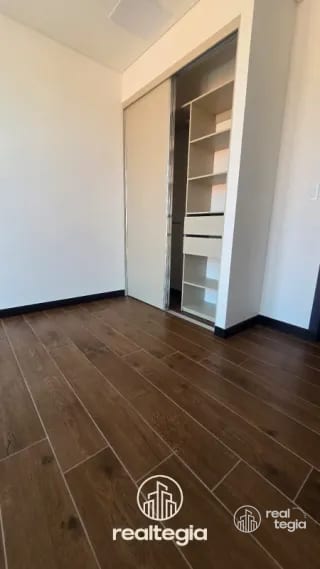 APARTAMENTO EN LIRIOS DE CAYALÁ ZONA 16 — Apartamento en Venta en Zona 16, Guatemala, Ciudad — miniatura 2 de 12