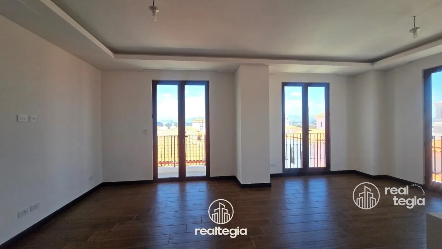 APARTAMENTO EN LIRIOS DE CAYALÁ ZONA 16 - 10