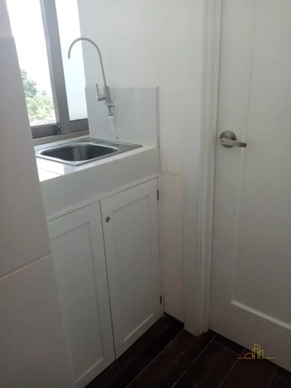 Apartamento Loft Amueblado en Renta Zona 15 | Edificio Adamant | 1 Habitación + Balcón | Q5,800 Todo Incluido - 2