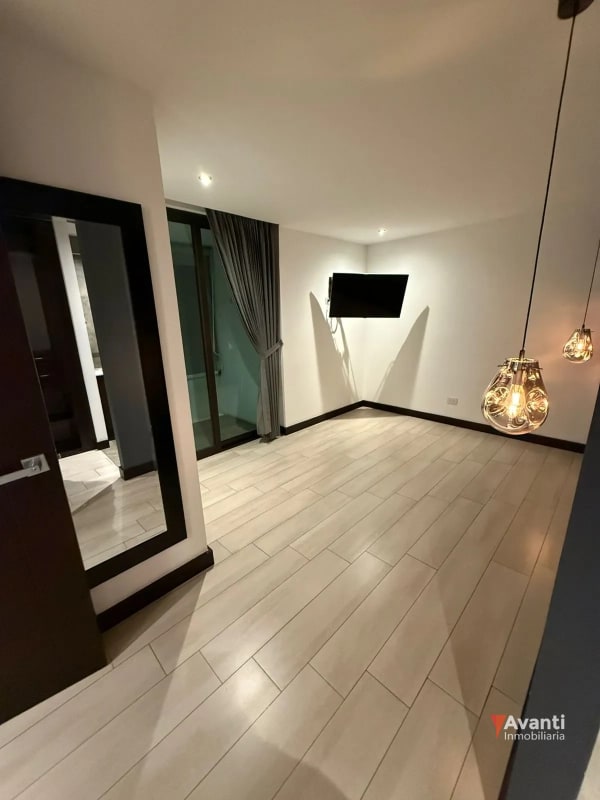 VENTA APARTAMENTO ZONA 15, LIV - 10