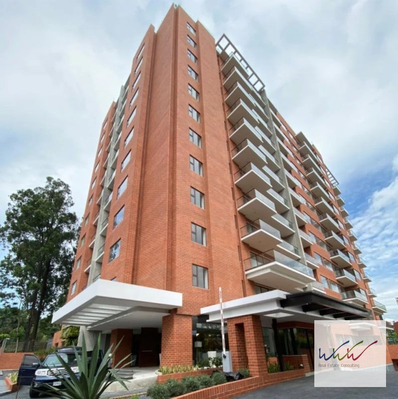 Rento Apartamento de 234 m2 en Lucca, Zona 10 - 1