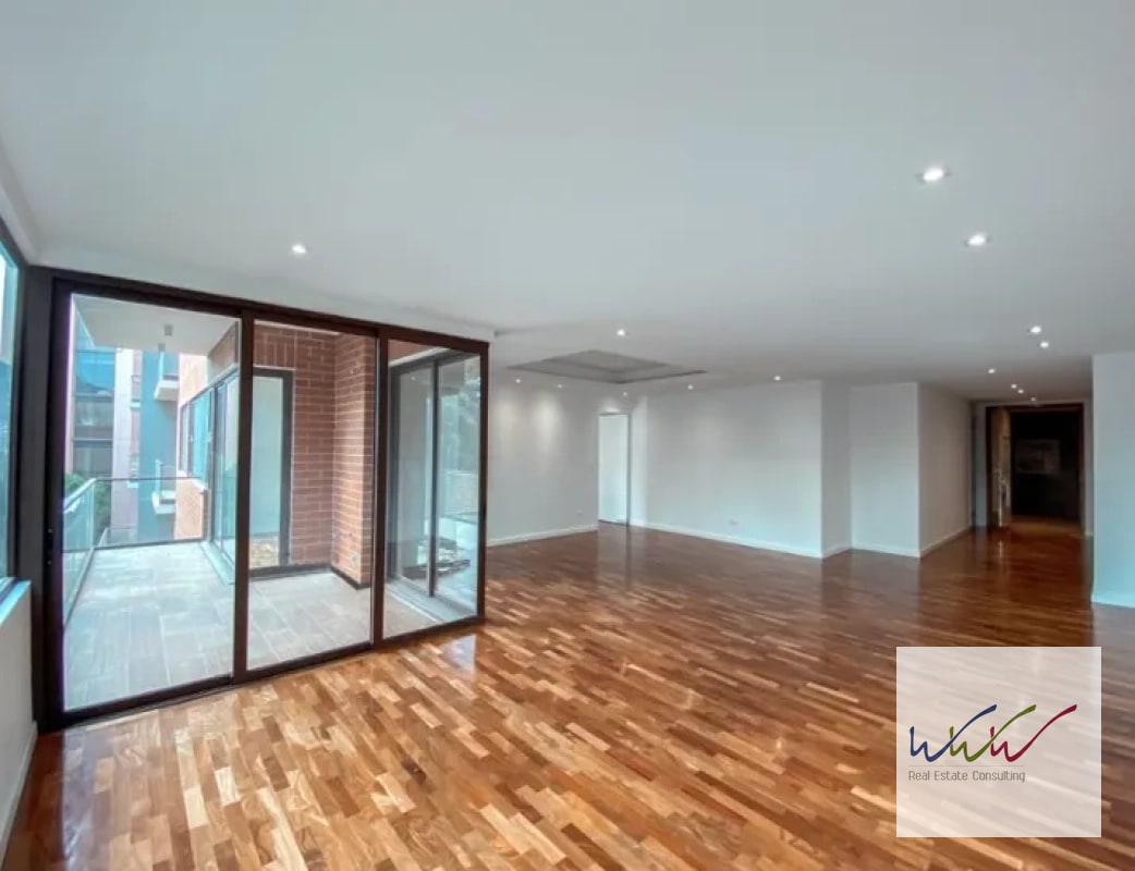 Rento Apartamento de 234 m2 en Lucca, Zona 10 - 16