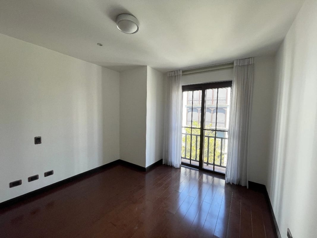 APARTAMENTO RENTA ZONA 16 , DURIAN CAYALA 144 MTS2, 3 DORMITORIOS $1,800 INCLUYE MANT E IVA EN CIUDAD CAYALÁ — Apartamento en Alquiler en Zona 16, Guatemala, Ciudad — foto 6 de 7