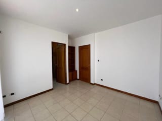 ALQUILO APARTAMENTO CON AMPLIO BALCÓN Y 3 HABS. en zona 15. — Apartamento en Alquiler en Colonia El Maestro, Zona 15, Guatemala, Ciudad — miniatura 9 de 10