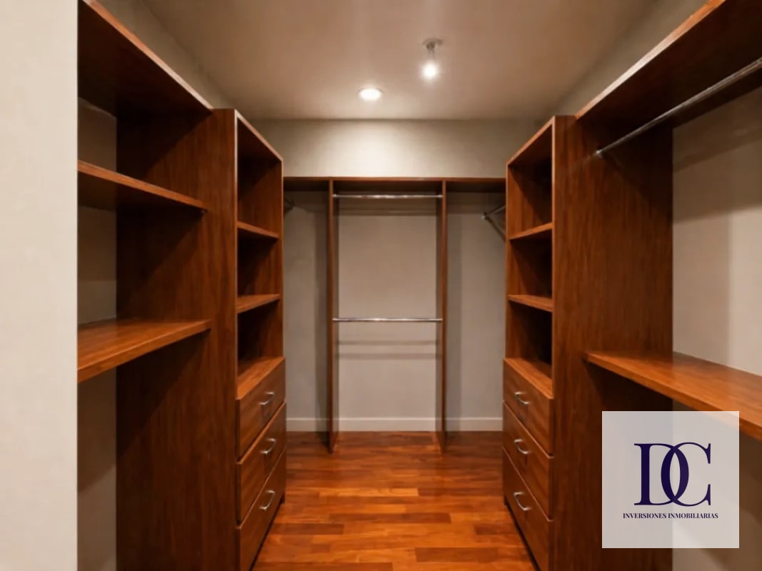 📍 APTO EN VENTA – 3 HAB + SALA FAM | EDIFICIO TORRE REAL | CAES KM 9 - 4