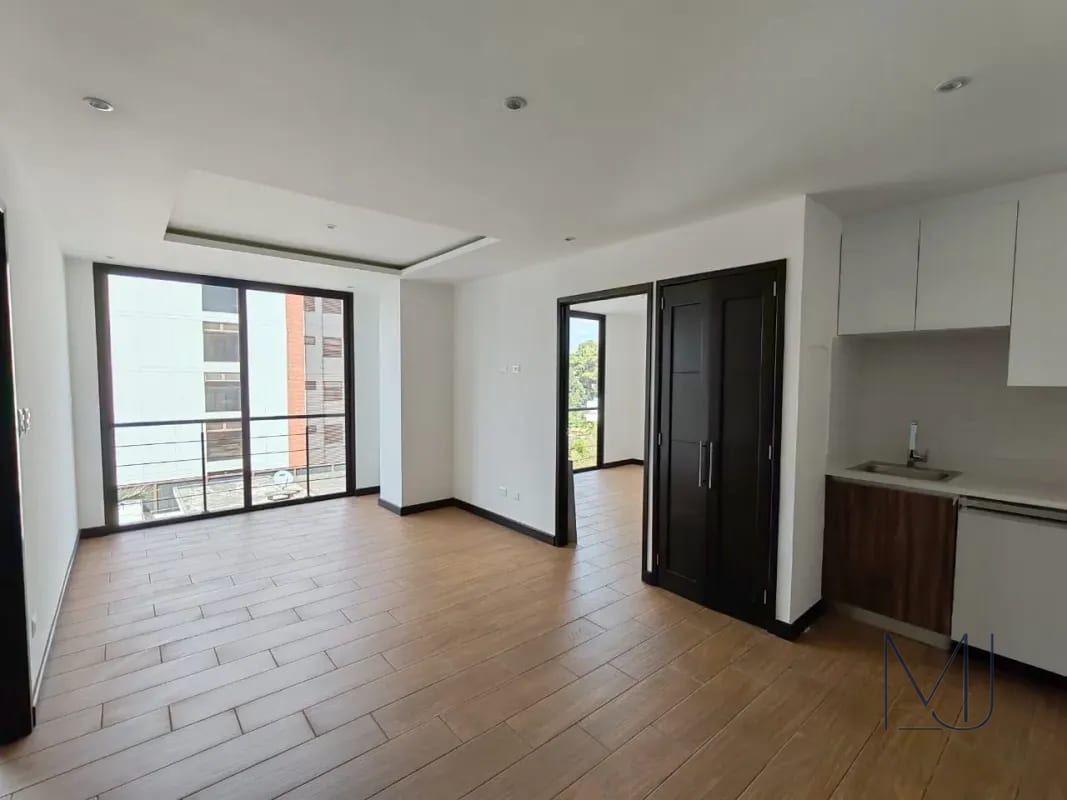 Apartamento en Alquiler | Torre Praga | Zona 15 VH1 | 2 habitaciones · Balcón — Apartamento en Alquiler en Zona 15, Guatemala, Ciudad — foto 1 de 13