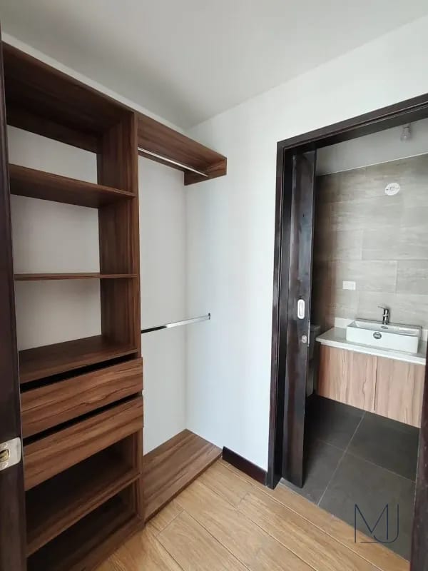 Apartamento en Alquiler | Torre Praga | Zona 15 VH1 | 2 habitaciones · Balcón — Apartamento en Alquiler en Zona 15, Guatemala, Ciudad — foto 10 de 13