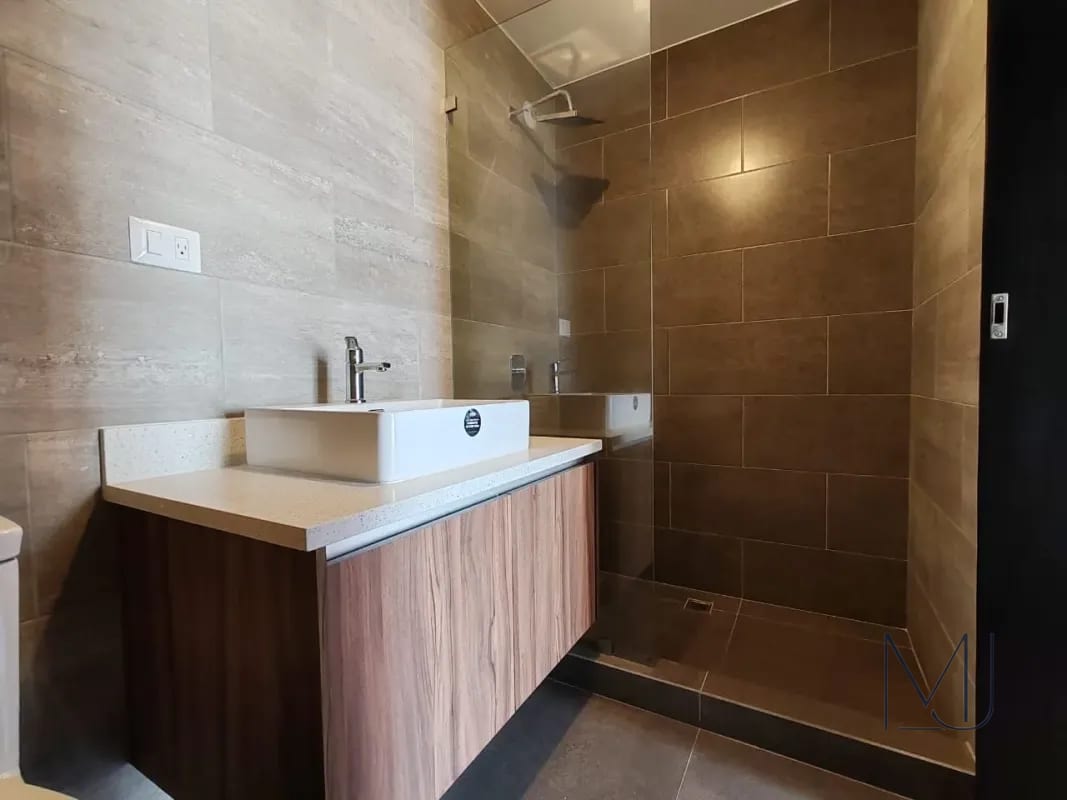 Apartamento en Alquiler | Torre Praga | Zona 15 VH1 | 2 habitaciones · Balcón — Apartamento en Alquiler en Zona 15, Guatemala, Ciudad — foto 8 de 13