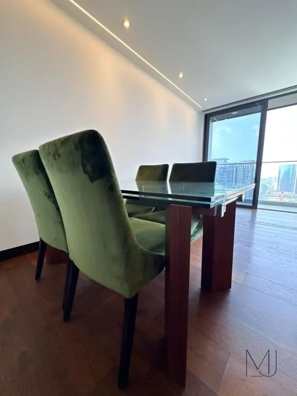 Apartamento en Alquiler | Vasanta | Zona 10 | Amueblado · Balcón amplio — Apartamento en Alquiler en Vasanta, Zona 10, Guatemala, Ciudad — foto 6 de 6