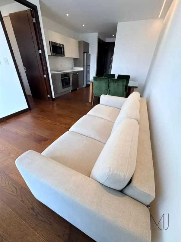 Apartamento en Alquiler | Vasanta | Zona 10 | Amueblado · Balcón amplio — Apartamento en Alquiler en Vasanta, Zona 10, Guatemala, Ciudad — foto 5 de 6