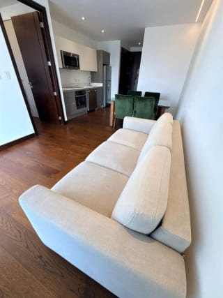 Apartamento en Alquiler | Vasanta | Zona 10 | Amueblado · Balcón amplio — Apartamento en Alquiler en Vasanta, Zona 10, Guatemala, Ciudad — miniatura 5 de 6