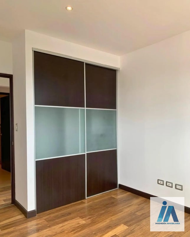 APARTAMENTO EN VENTA📍 Edificio Torre Verde, Zona 15 VH2 - 10