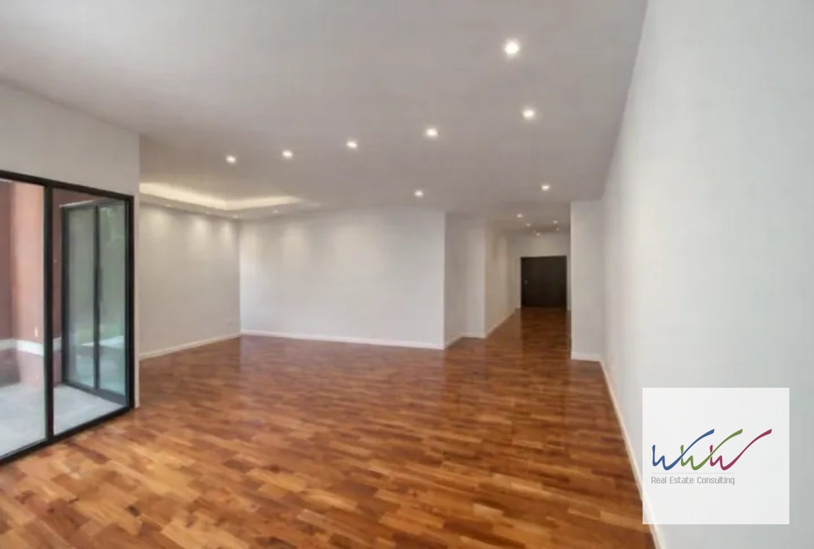 Rento amplio apartamento con jardín en Edificio Lucca, Zona 10 - 15