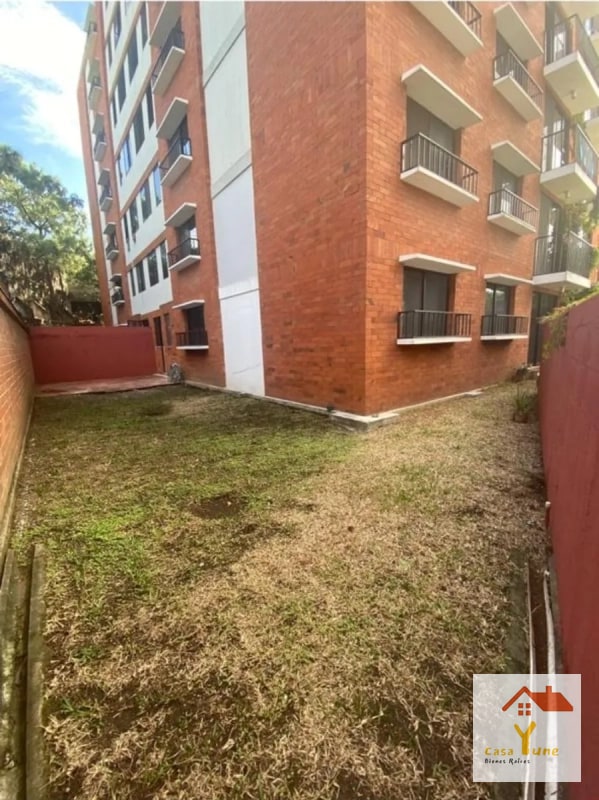 Apartamento en alquiler zona 11 Las Charcas con jardin - 1