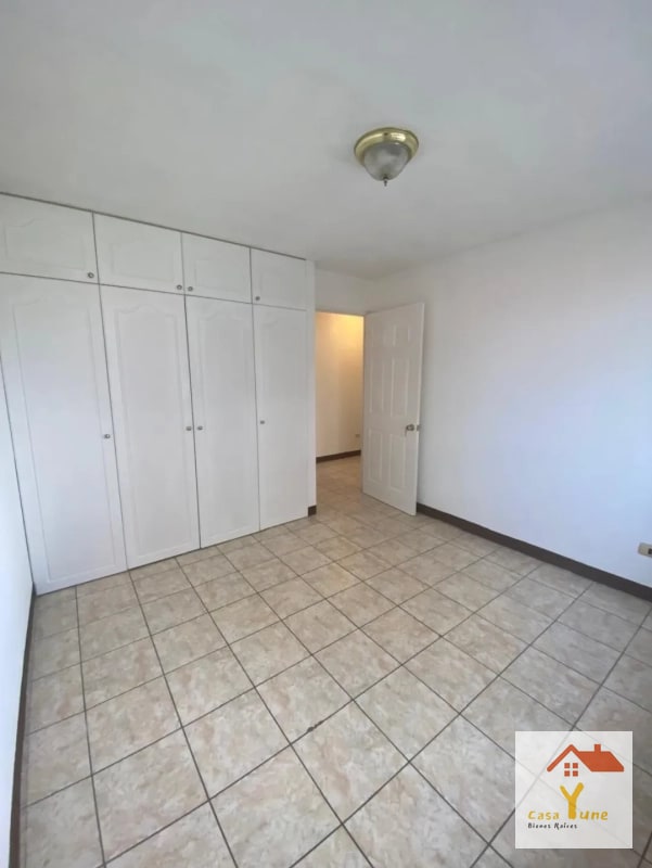 Apartamento en alquiler zona 11 Las Charcas con jardin - 3