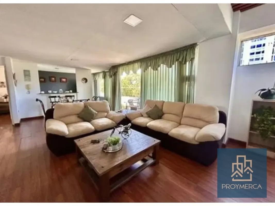 Venta de Apartamento, Edificio Antiguo Zona 14 - 1