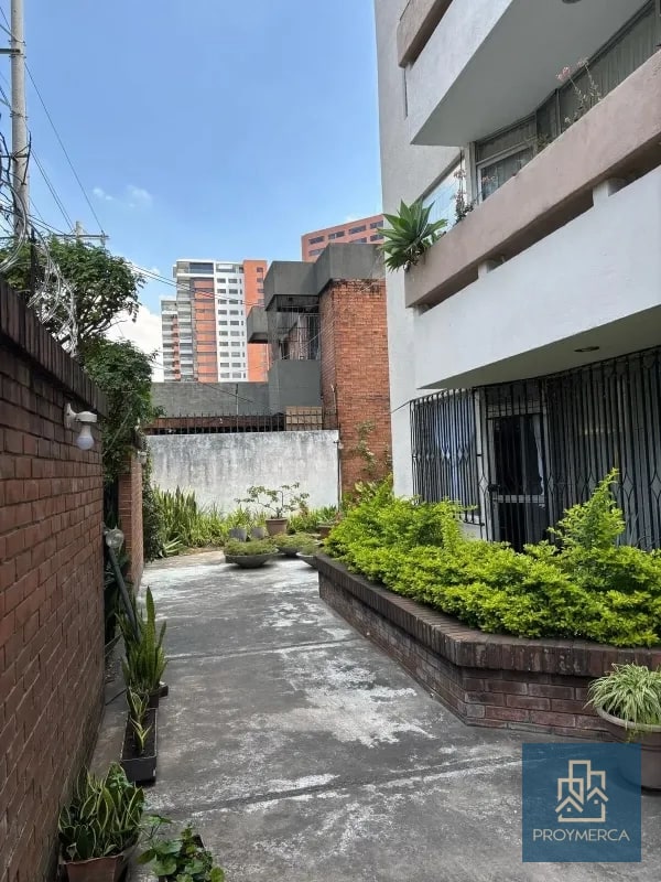Venta de Apartamento, Edificio Antiguo Zona 14 - 10