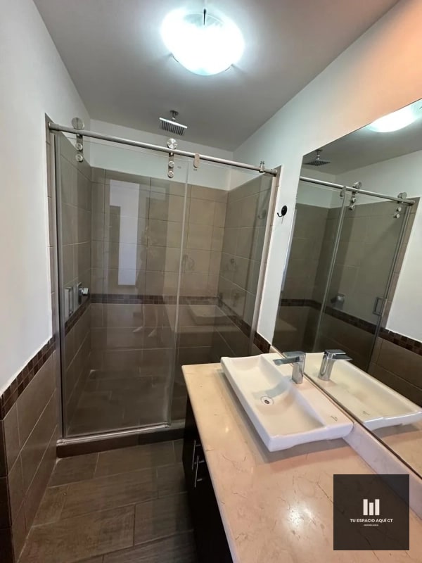 Lujoso Apartamento En Renta - En Verona, Zona 10 - 2