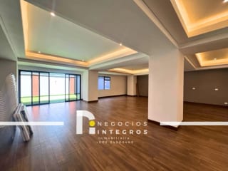 APARTAMENTO EN VENTA CON TERRAZA EN CASA CLARA ZONA 10 — Apartamento en Venta en Zona 10, Guatemala, Ciudad — miniatura 2 de 17