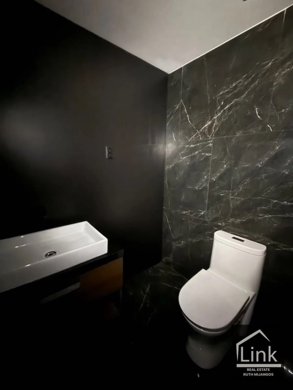 Apartamento en Venta zona 11 VILLA MARISCAL - 2