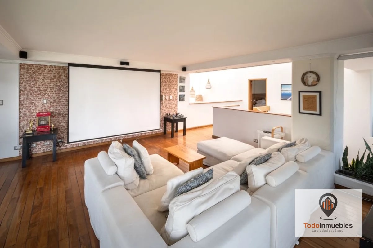 Apartamento Penthouse remodelado en Renta en z14 - 6