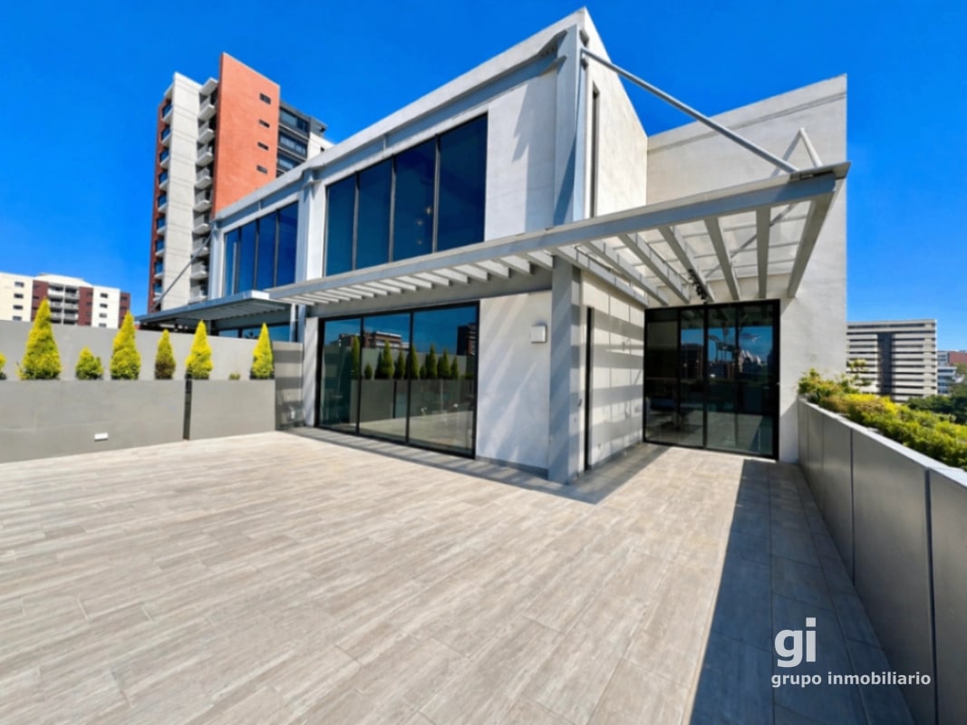 PH industrial, con una gran terraza en venta en zona 14 - 1