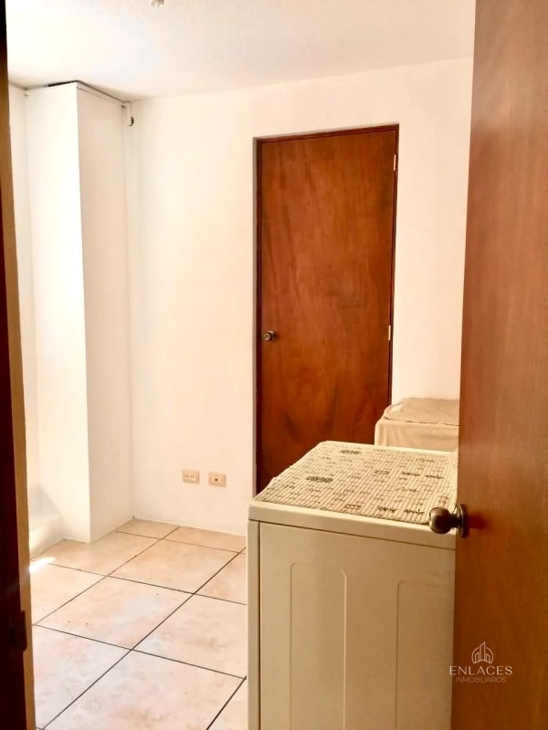 Zona 12 • Apartamento en Venta • Edificio Altos de la Colina - 12