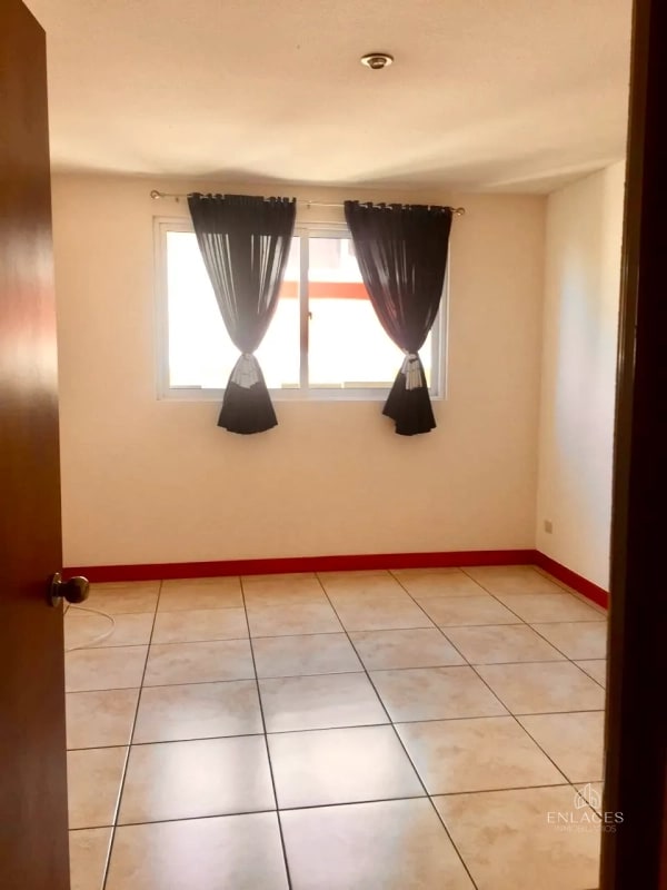 Zona 12 • Apartamento en Venta • Edificio Altos de la Colina - 2