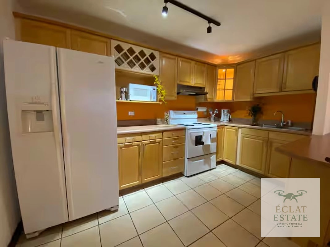 Apartamento amueblado en renta en Santorini zona 14. - 3