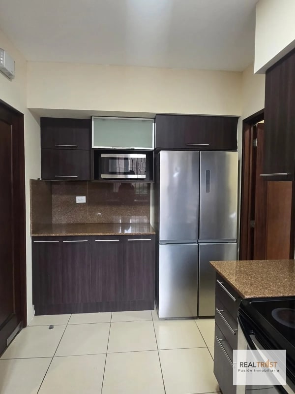 En venta apartamento en primer nivel, zona 14 - 2